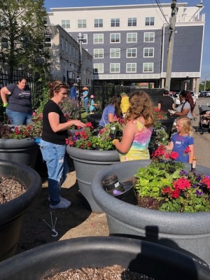 2022 Flower Pots for Main Street